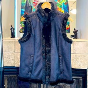 Stylish vest zip up